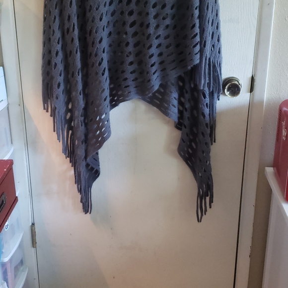 Grey shull with holes - Picture 2 of 2